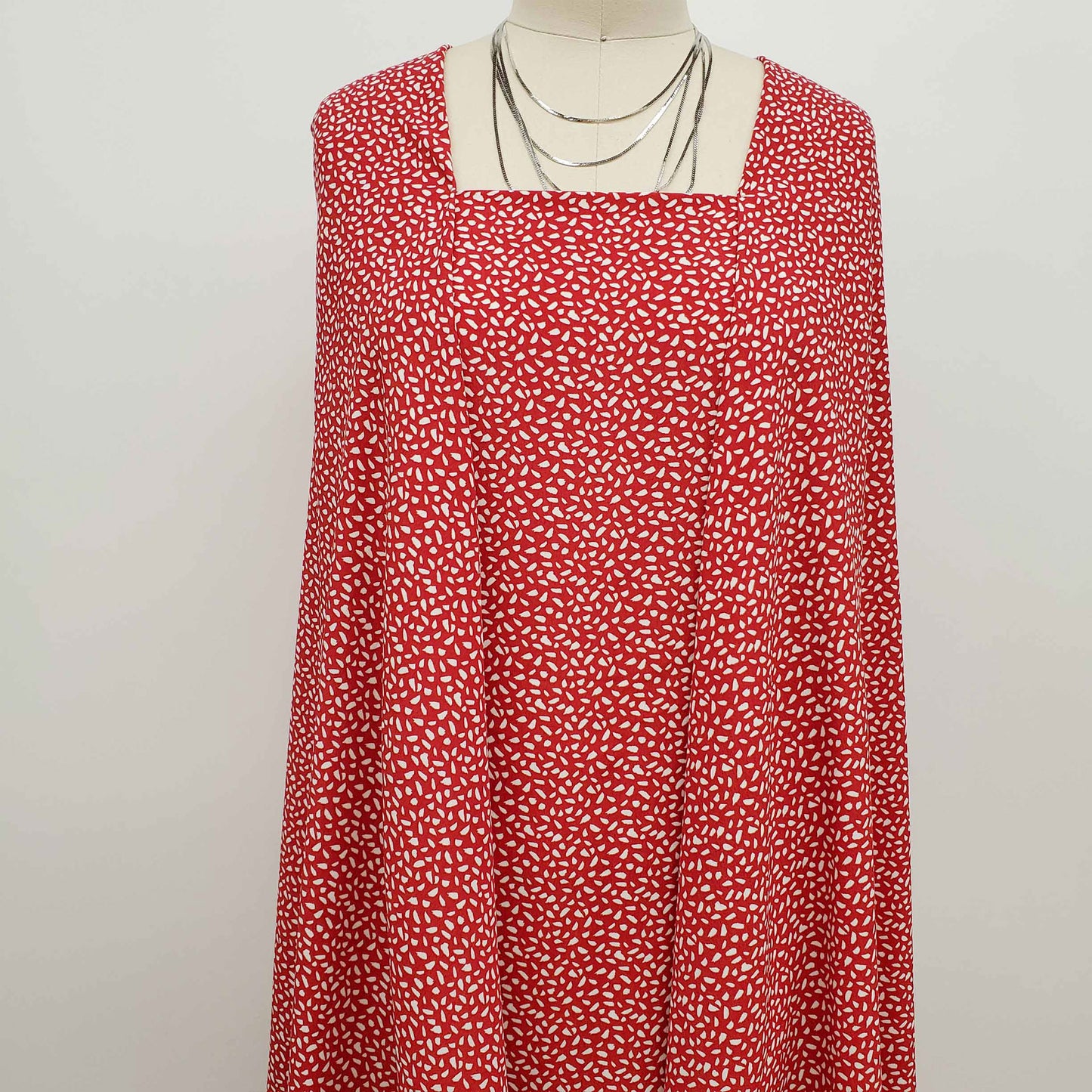 DP-1315-754-TRUE-RED-OFF-WHITE - PRINTED POLY MOROCCAN 100% POLY