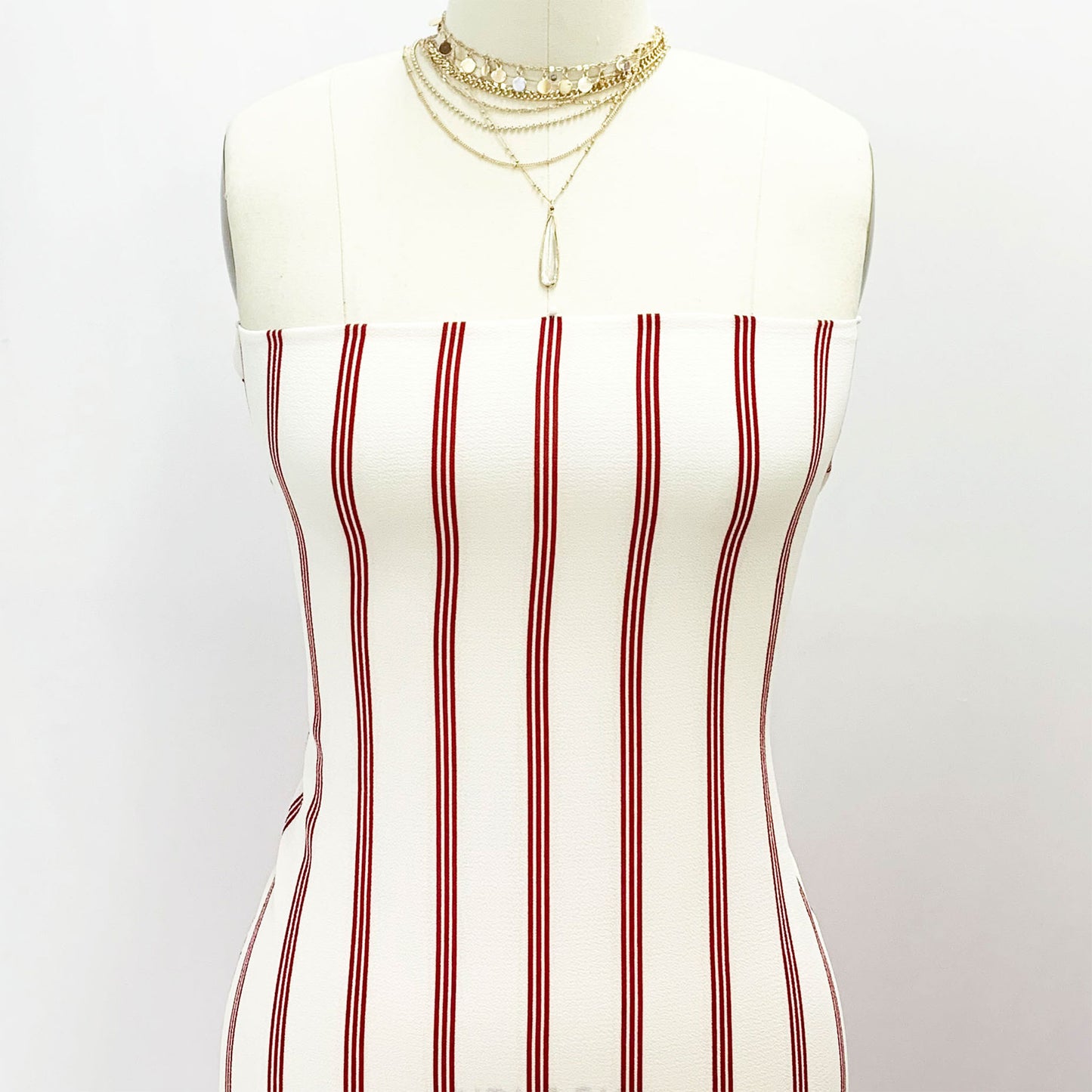 DP-190-586-OFFWHITE-RUBY - PRINTED CREPE CHIFFON 97% POLY 3% SPANDEX