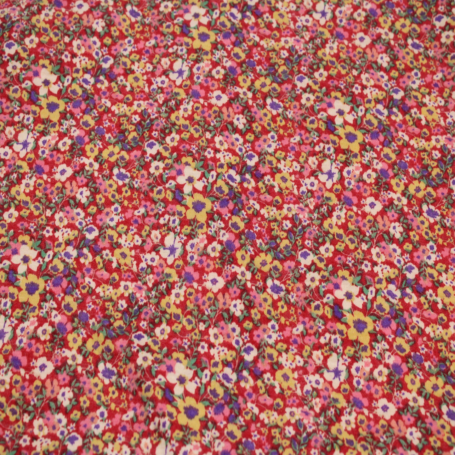 P-1894-400-RED-GOLD - PRINTED PRS 87% POLY 10% RAYON 3% SPANDEX