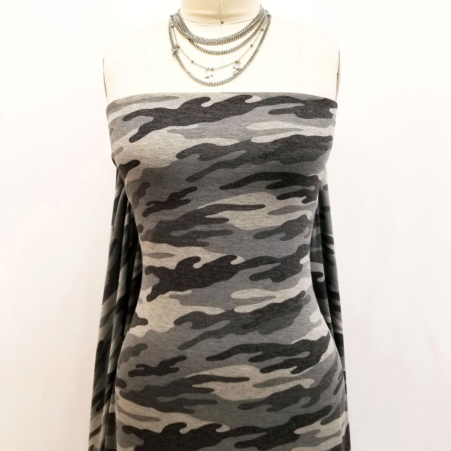 P-197-400-GREY-BLACK - PRINTED PRS 87% POLY 10% RAYON 3% SPANDEX