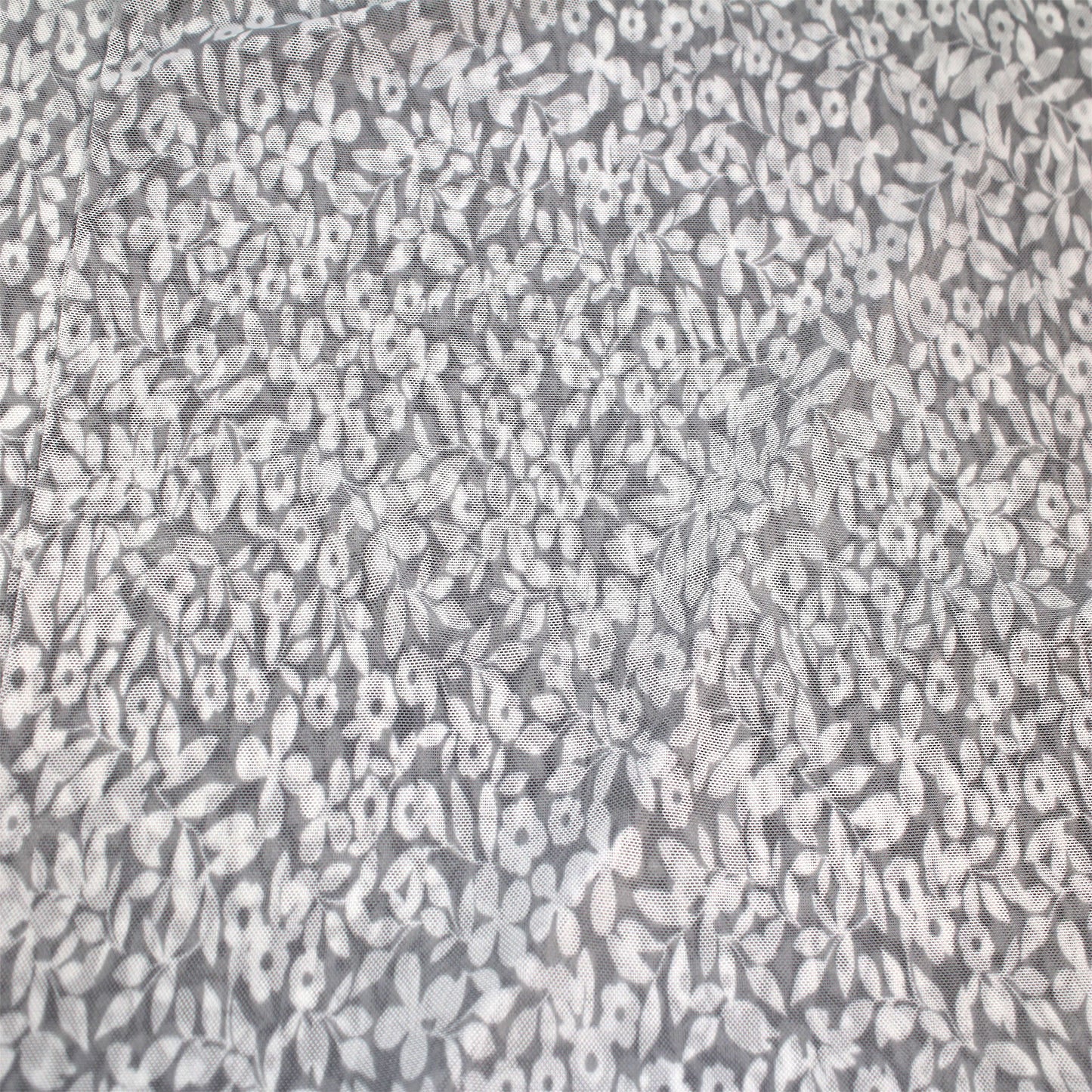P-2631-453-GREY-SILVER - PRINTED POLY POWER MESH 92%POLY 8%SPANDEX