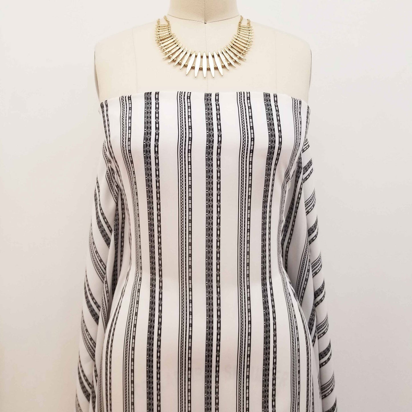 P-274-734-OFF-WHITE-BLACK - PRINT WOOL PEACH 100% POLYESTER