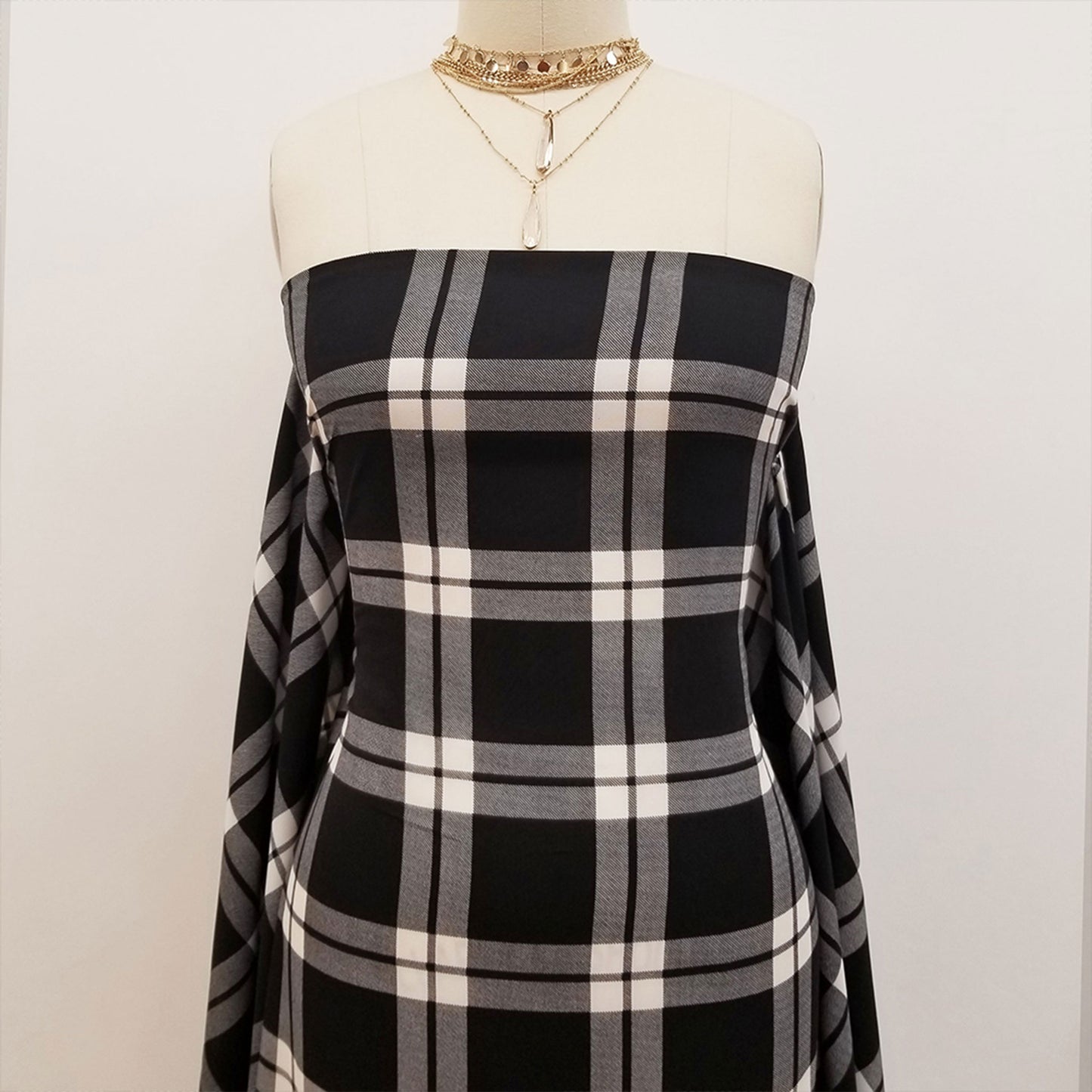 P-409-734-BLACK-OFFWHITE - PRINT WOOL PEACH 100% POLYESTER