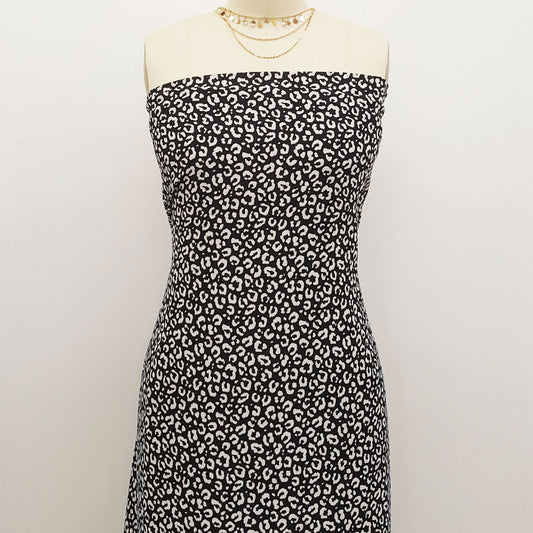 P-902-586-BLACK-OFFWHITE - PRINTED CREPE CHIFFON 97% POLY 3% SPANDEX