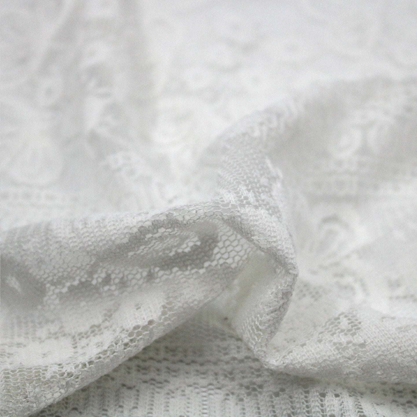 252-LACE 100% POLYESTER