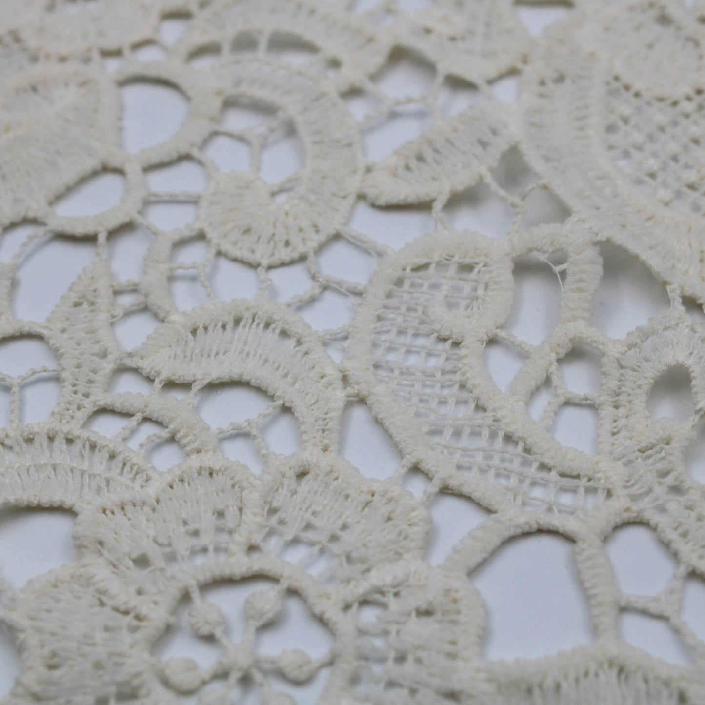 603-LACE 100% POLY CHEMICAL
