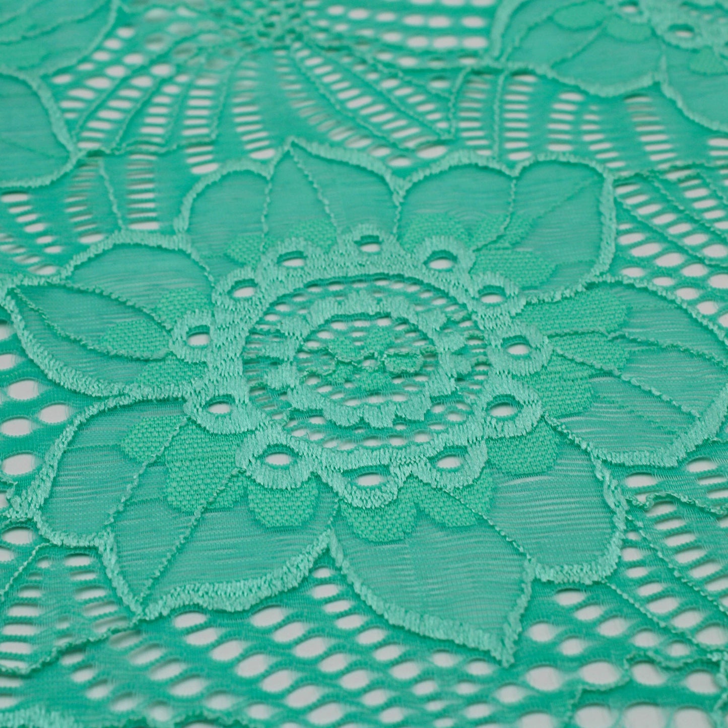 643-LACE 90% NYLON 10% SPANDEX