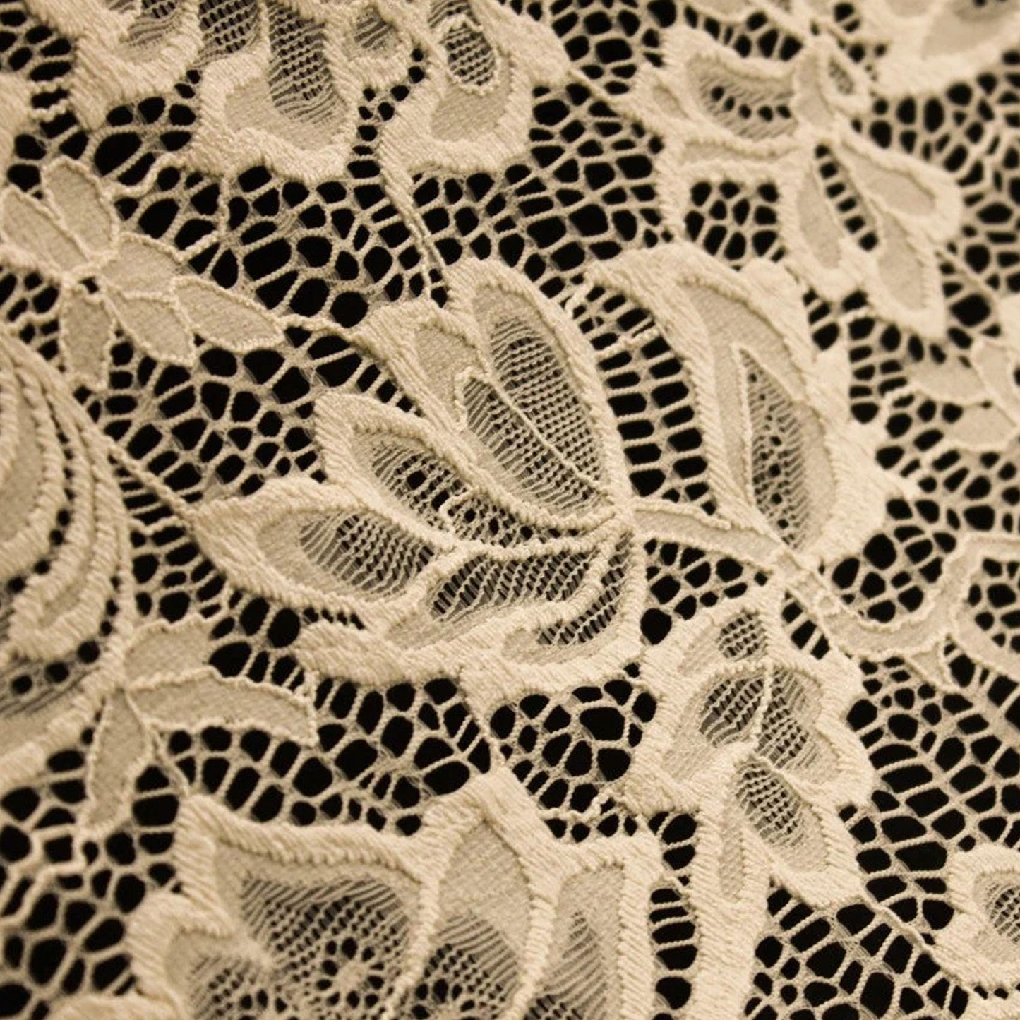 647-LACE 90% NYLON 10% SPAN