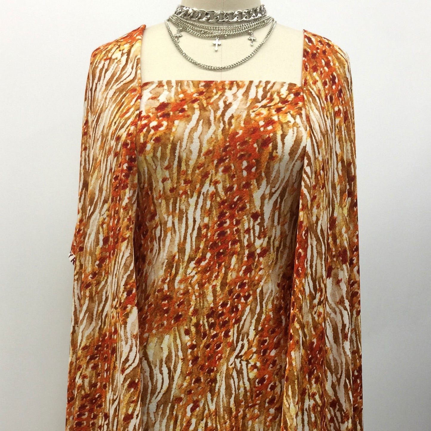 DP-1068-703-OFFWHITE-ORANGE - PRINTED TWIST CREPE 92% POLY 8% SPANDEX
