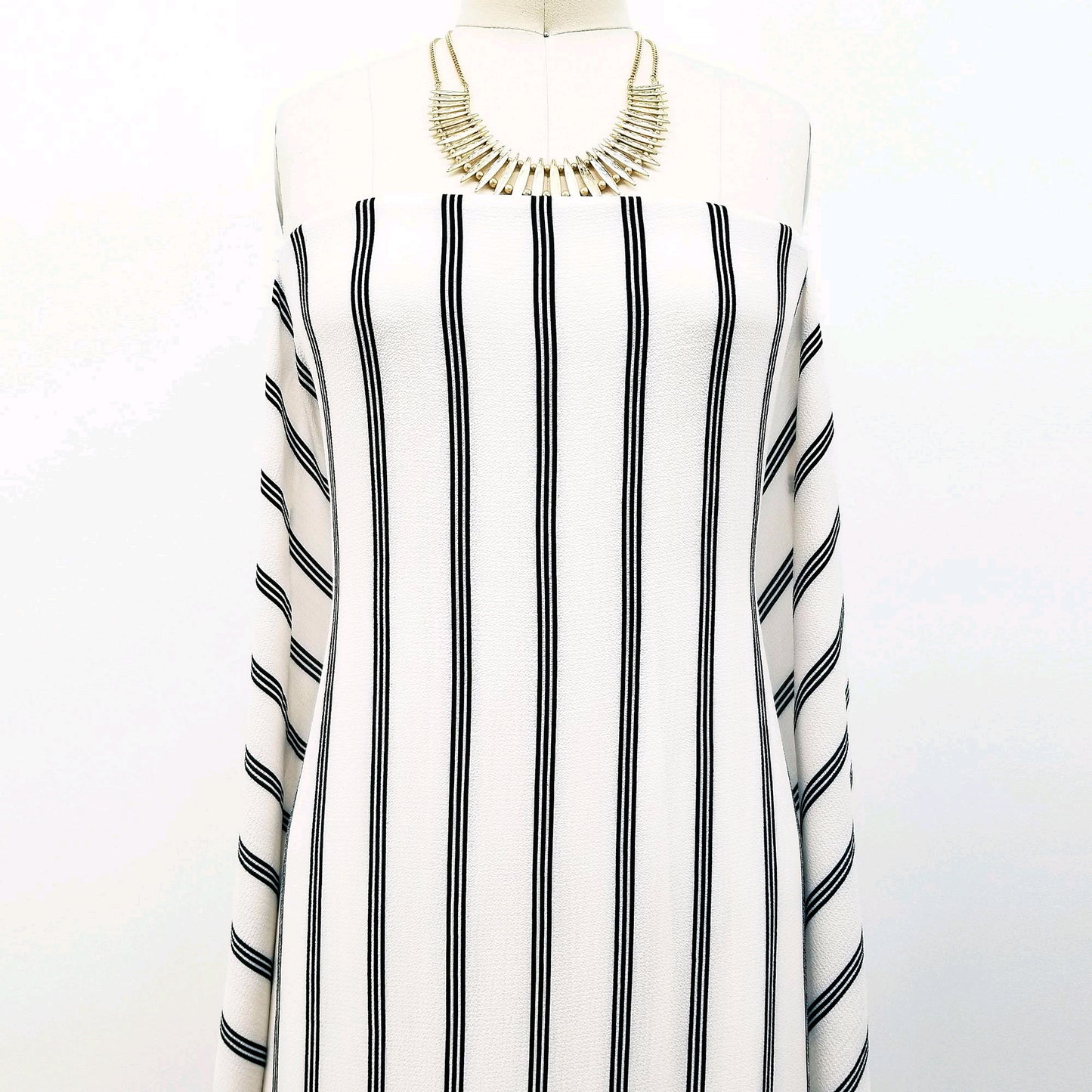 DP-190-586-OFFWHITE-NAVY - PRINTED CREPE CHIFFON 97% POLY 3% SPANDEX