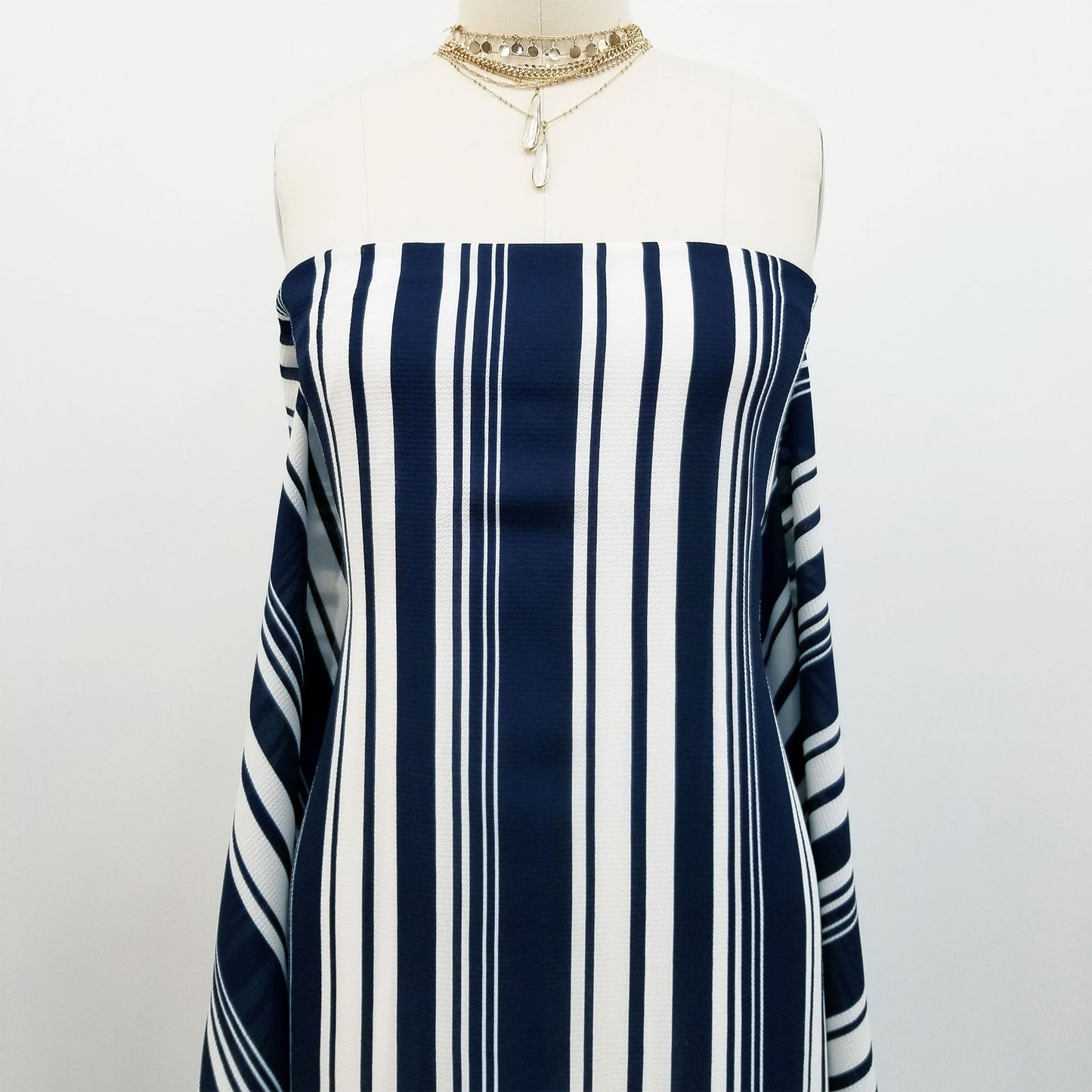 DP-247-586-NAVY-OFFWHITE - PRINTED CREPE CHIFFON 97% POLY 3% SPANDEX