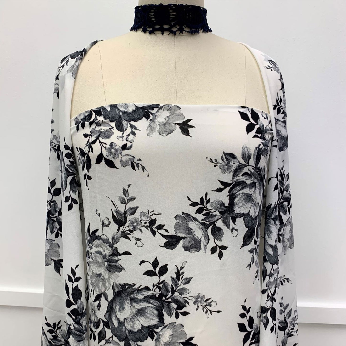 P-632-504-OFFWHITE-CHARCOAL - PRINTED WOOL DOBBY 100% POLYESTER